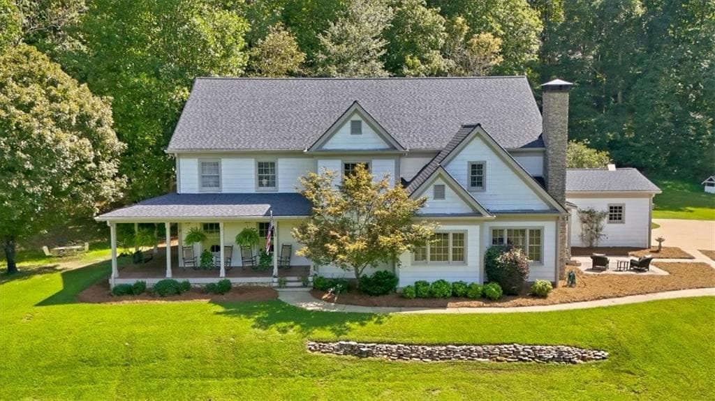 5 bedroom, 4 bathroom, 6,252 sq ft single family residence for sale at 1828 Austin Bridge Road, Douglasville, GA 30134 — photo 2
