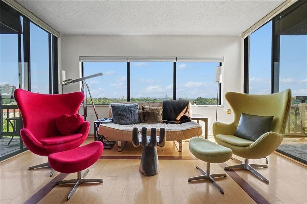 2 bedroom, 2 bathroom, 1,110 sq ft condominium for sale at 1130 Piedmont Avenue 1610, Atlanta, GA 30309 — photo 4