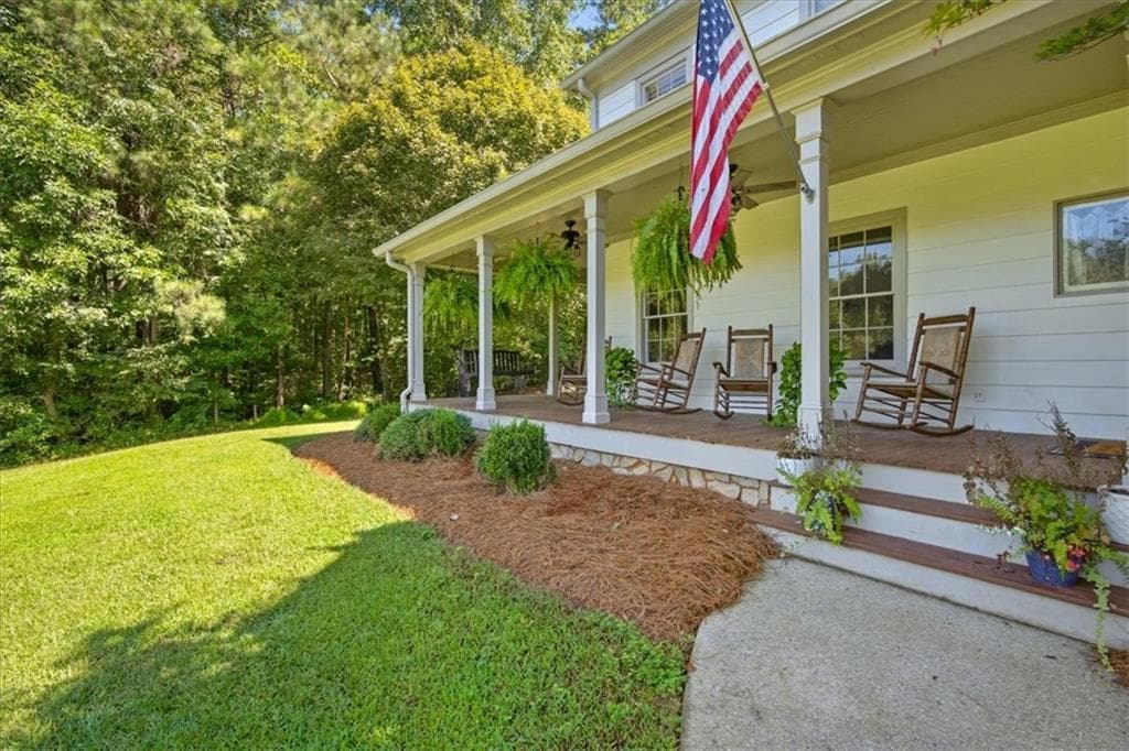 5 bedroom, 4 bathroom, 6,252 sq ft single family residence for sale at 1828 Austin Bridge Road, Douglasville, GA 30134 — photo 4