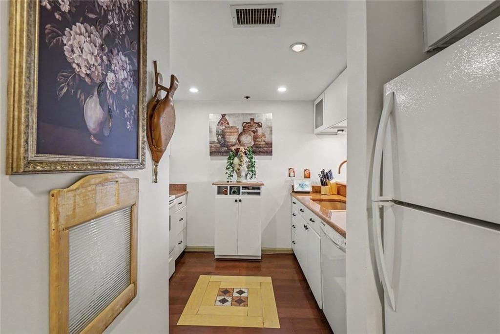 2 bedroom, 2 bathroom, 1,110 sq ft condominium for sale at 1130 Piedmont Avenue 1610, Atlanta, GA 30309 — photo 9
