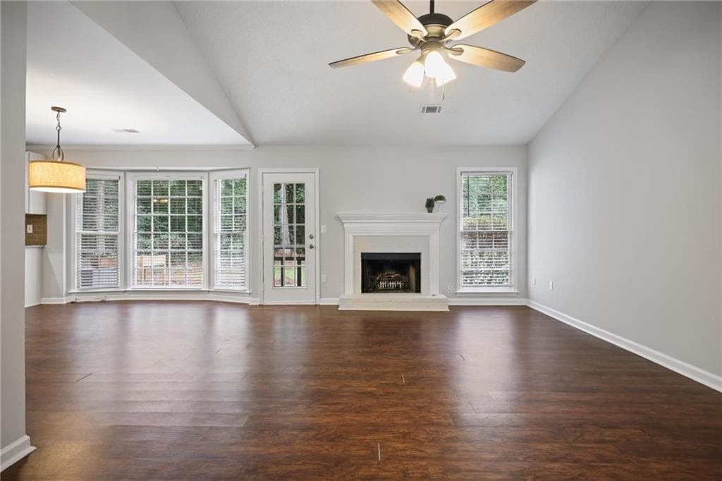 3 bedroom, 2 bathroom, 1,406 sq ft single family residence for sale at 5363 Muirwood Place, Powder Springs, GA 30127 — photo 5