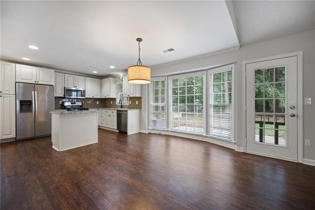 3 bedroom, 2 bathroom, 1,406 sq ft single family residence for sale at 5363 Muirwood Place, Powder Springs, GA 30127 — photo 8