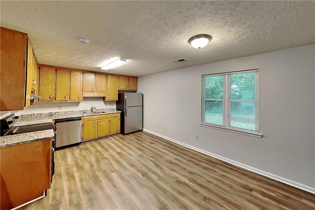 3 bedroom, 2 bathroom, 1,097 sq ft single family residence for rent at 25 Mountain Court, Covington, GA 30016 for $1,760 a month — photo 2