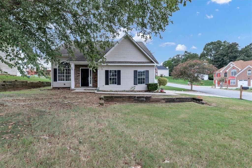 3 bedroom, 3 bathroom, 1,864 sq ft single family residence for sale at 110 Carriage Lake Drive, Stockbridge, GA 30281