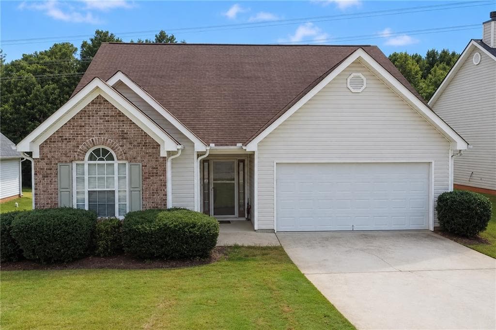 3 bedroom, 2 bathroom, 1,442 sq ft single family residence for sale at 1126 Strath Clyde Way, Mcdonough, GA 30253