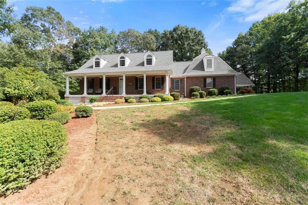4 bedroom, 3 bathroom, 2,874 sq ft single family residence for sale at 149 Wyndage Court, Cornelia, GA 30531 — photo 5