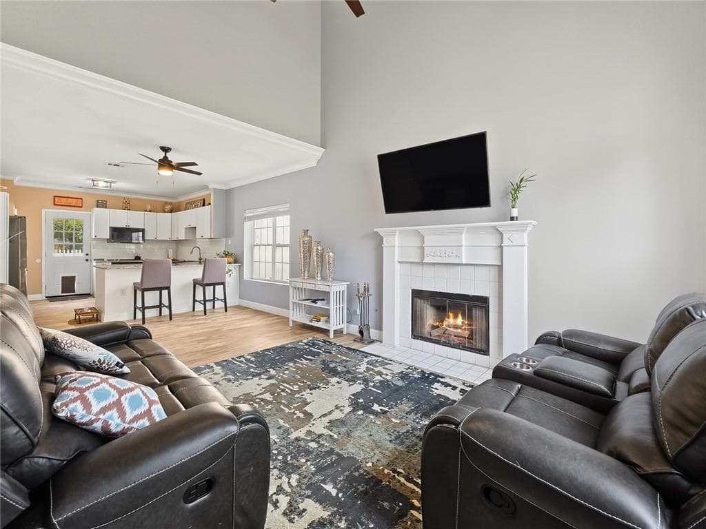 3 bedroom, 2 bathroom, 1,592 sq ft single family residence for sale at 3896 Doe Run Drive, Powder Springs, GA 30127 — photo 2
