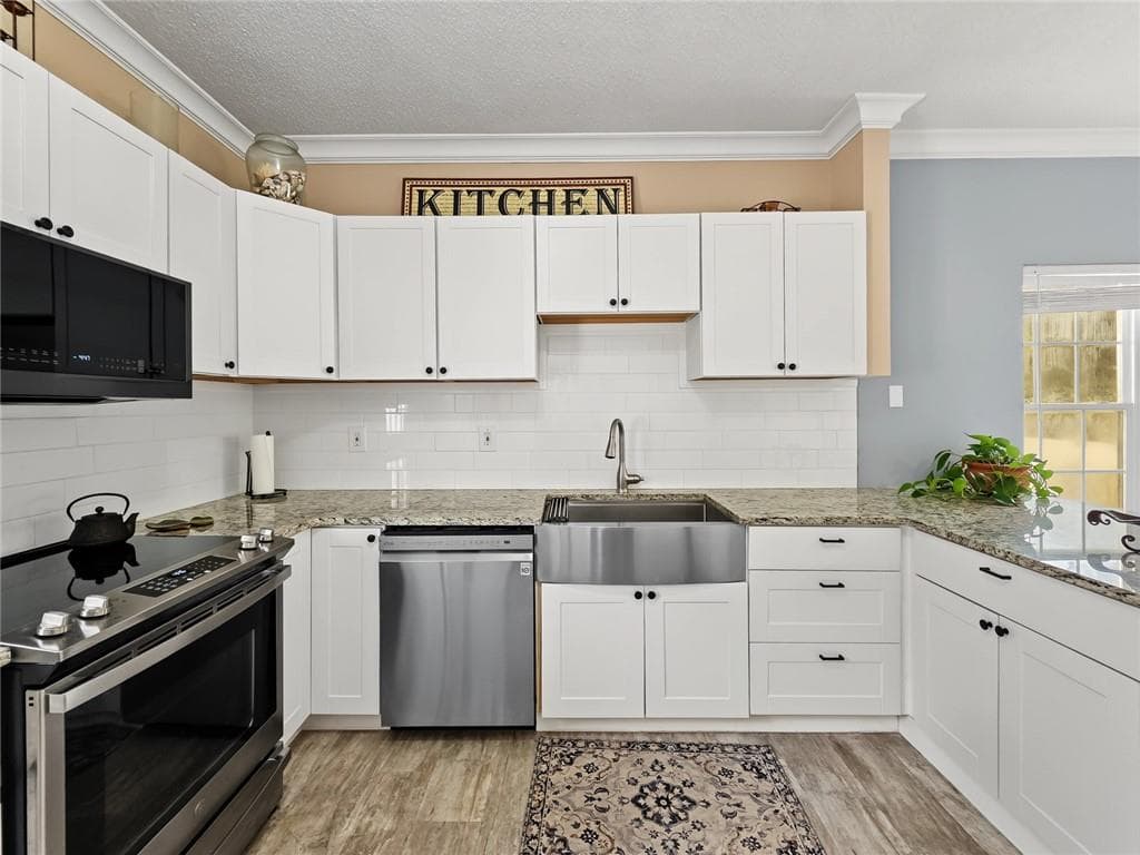 3 bedroom, 2 bathroom, 1,592 sq ft single family residence for sale at 3896 Doe Run Drive, Powder Springs, GA 30127 — photo 3
