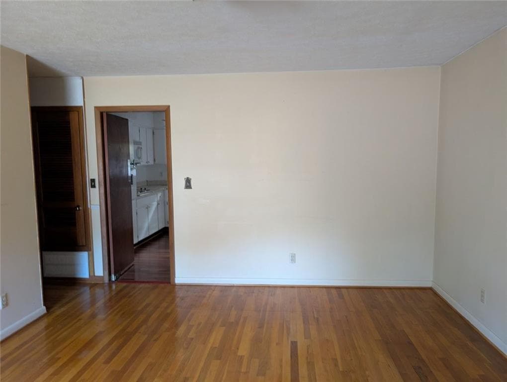 3 bedroom, 2 bathroom, 2,320 sq ft single family residence for sale at 109 7th Street, Carrollton, GA 30117 — photo 3
