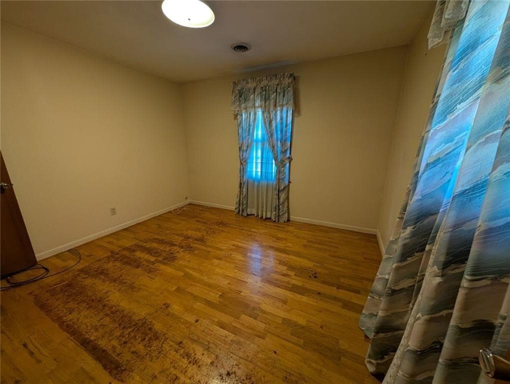 3 bedroom, 2 bathroom, 2,320 sq ft single family residence for sale at 109 7th Street, Carrollton, GA 30117 — photo 7