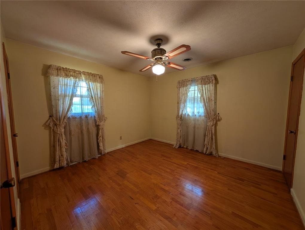 3 bedroom, 2 bathroom, 2,320 sq ft single family residence for sale at 109 7th Street, Carrollton, GA 30117 — photo 8