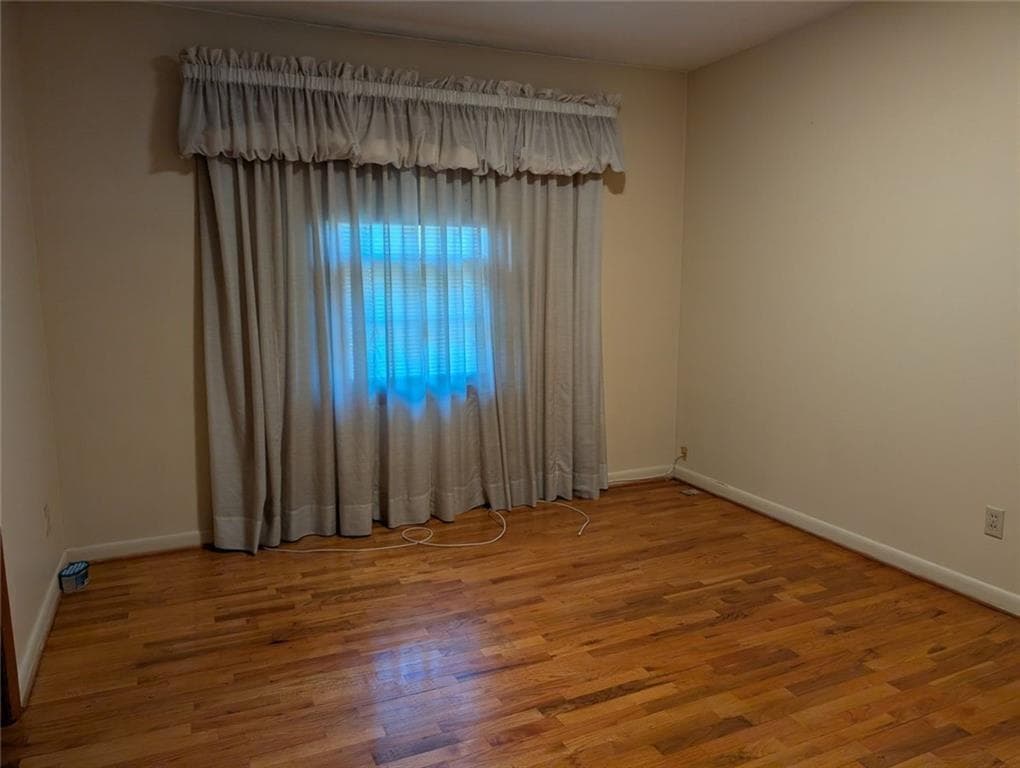 3 bedroom, 2 bathroom, 2,320 sq ft single family residence for sale at 109 7th Street, Carrollton, GA 30117 — photo 9