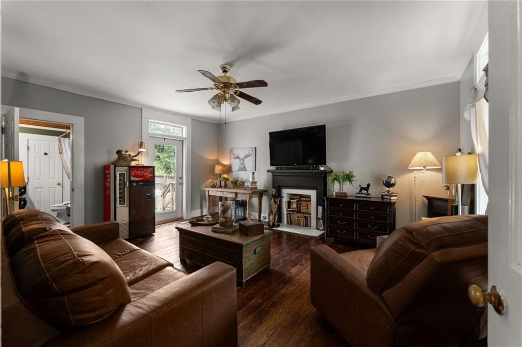 3 bedroom, 2 bathroom, 2,042 sq ft single family residence for sale at 107 Etowah Drive, Cartersville, GA 30120 — photo 3