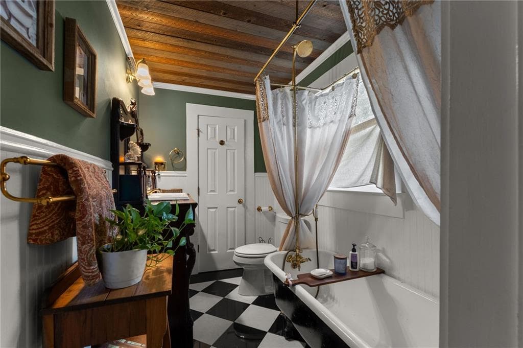 3 bedroom, 2 bathroom, 2,042 sq ft single family residence for sale at 107 Etowah Drive, Cartersville, GA 30120 — photo 6