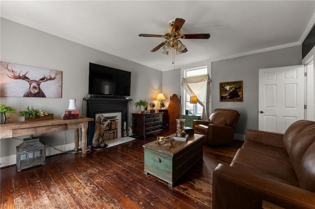 3 bedroom, 2 bathroom, 2,042 sq ft single family residence for sale at 107 Etowah Drive, Cartersville, GA 30120 — photo 8