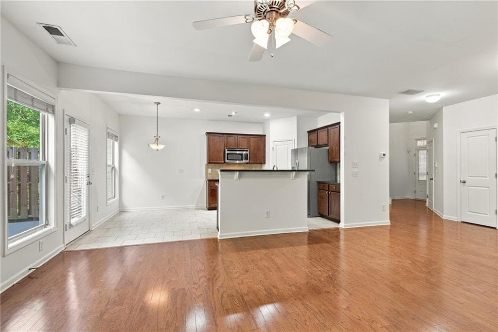 3 bedroom, 3 bathroom, 1,863 sq ft townhouse for sale at 1420 Faircrest Lane, Alpharetta, GA 30004 — photo 10