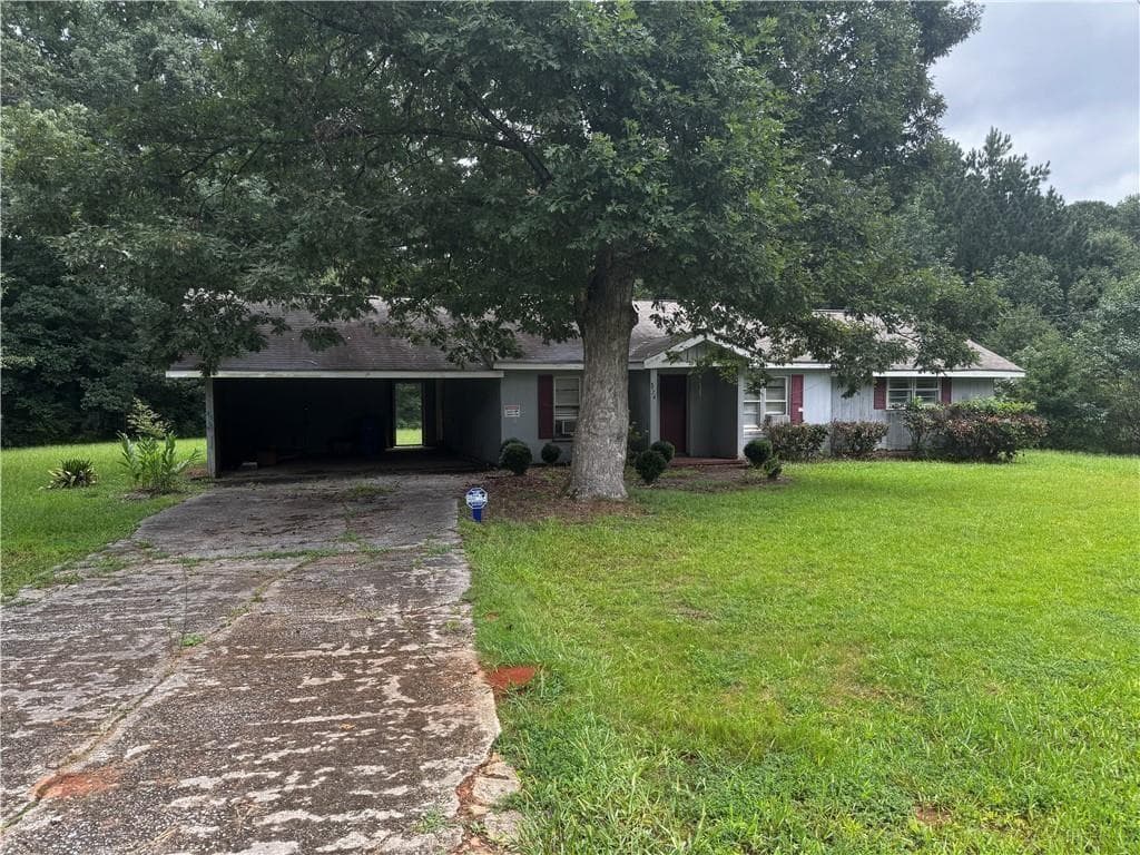 3 bedroom, 1 bathroom, 1,360 sq ft single family residence for sale at 924 Garner Road, Lilburn, GA 30047