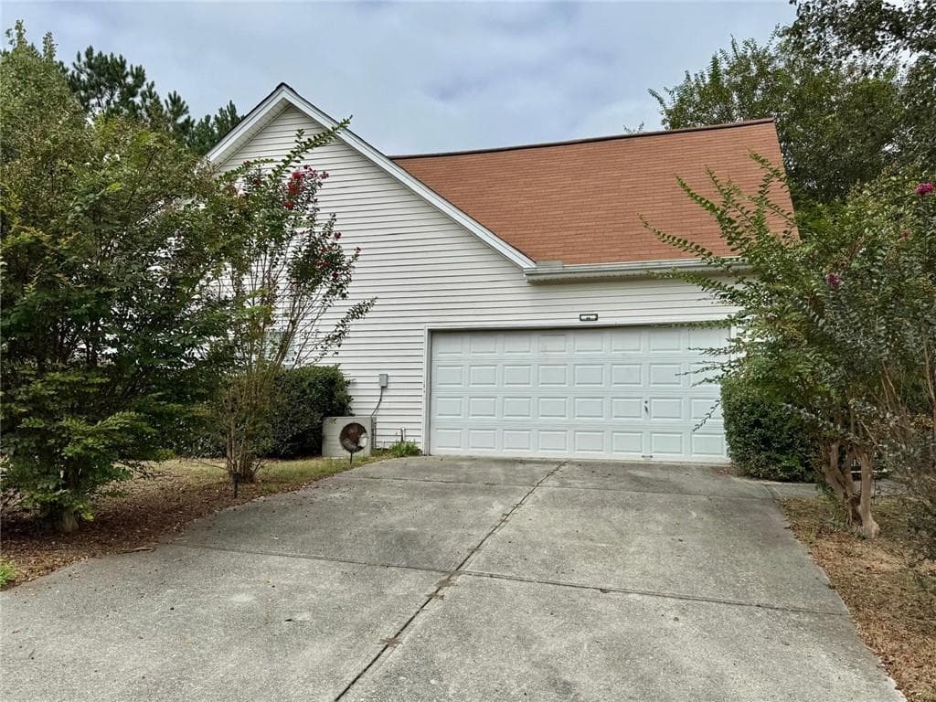 4 bedroom, 2 bathroom, 1,720 sq ft single family residence for sale at 1431 Log Cabin Lane, Lawrenceville, GA 30045 — photo 7