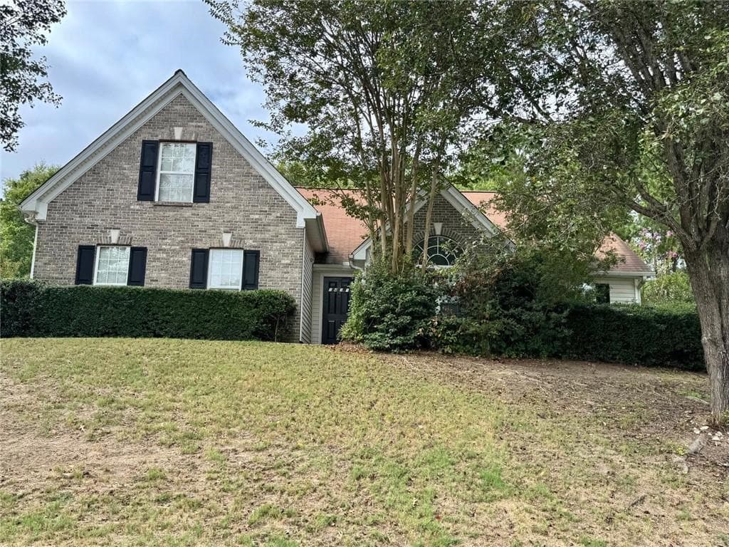 4 bedroom, 2 bathroom, 1,720 sq ft single family residence for sale at 1431 Log Cabin Lane, Lawrenceville, GA 30045