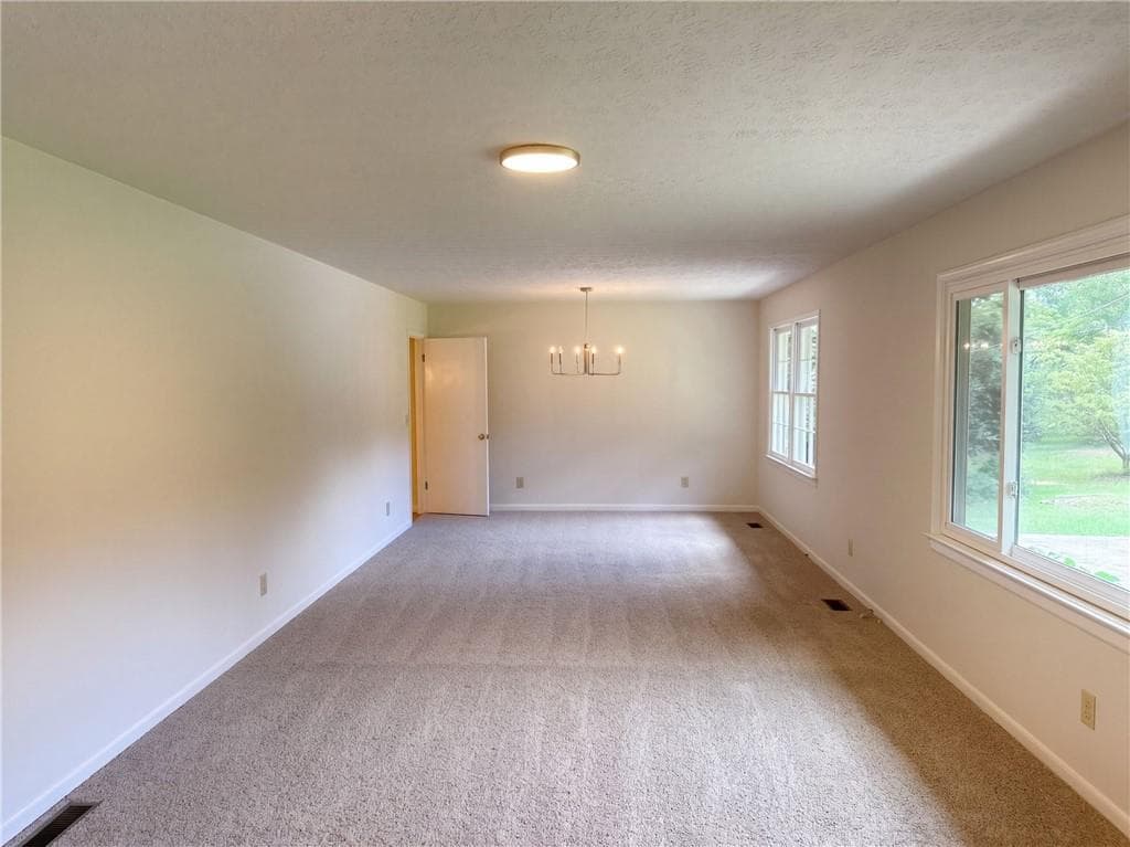 3 bedroom, 3 bathroom, 2,082 sq ft single family residence for sale at 3089 Linecrest Road, Ellenwood, GA 30294 — photo 3