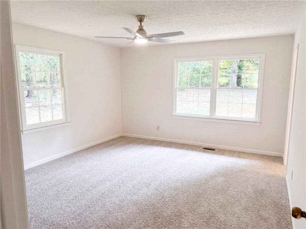 3 bedroom, 3 bathroom, 2,082 sq ft single family residence for sale at 3089 Linecrest Road, Ellenwood, GA 30294 — photo 4