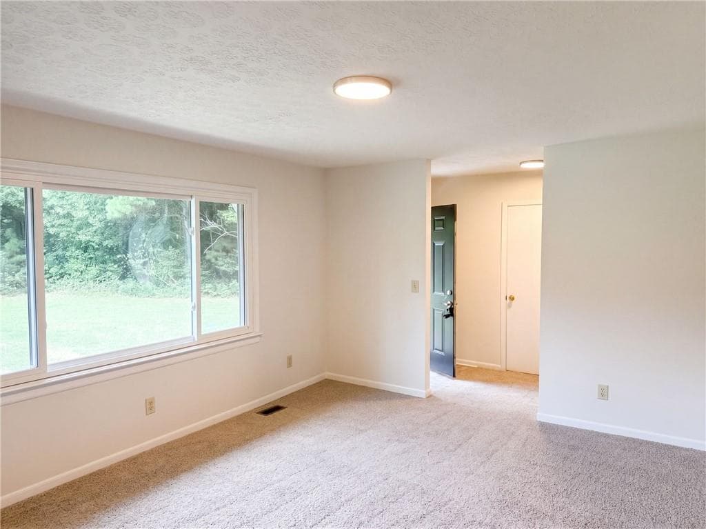 3 bedroom, 3 bathroom, 2,082 sq ft single family residence for sale at 3089 Linecrest Road, Ellenwood, GA 30294 — photo 8