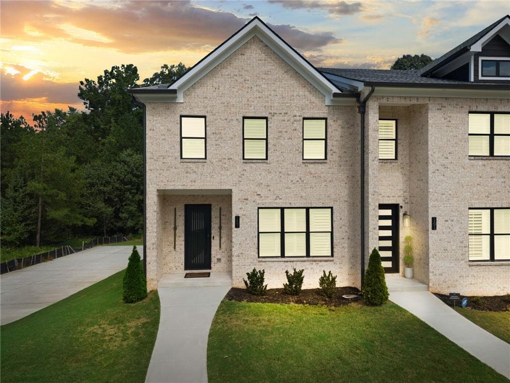 4 bedroom, 4 bathroom, 2,713 sq ft townhouse for rent at 157 Brush Creek Court, Stockbridge, GA 30281 for $4,200 a month — photo 1 of 73