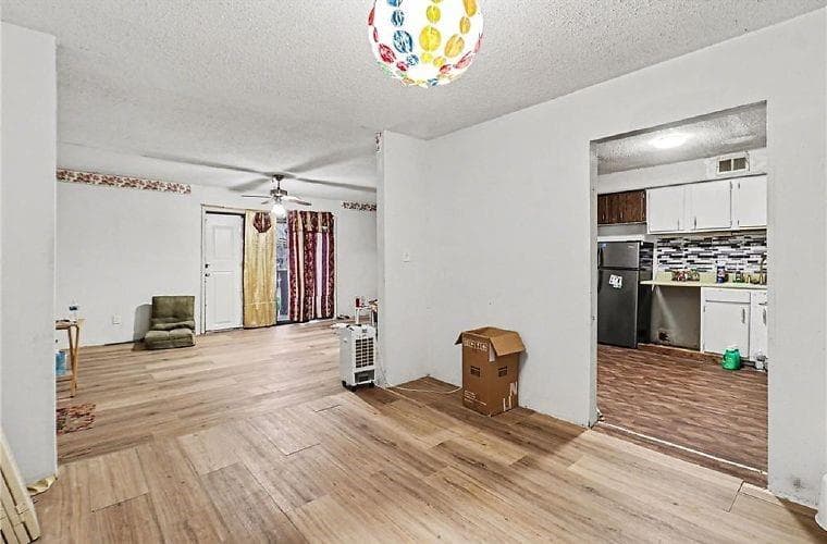 4 bedroom, 3 bathroom, 1,449 sq ft condominium under contract at 120 Camelot Drive, Atlanta, GA 30349 — photo 2