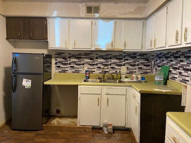 4 bedroom, 3 bathroom, 1,449 sq ft condominium under contract at 120 Camelot Drive, Atlanta, GA 30349 — photo 6