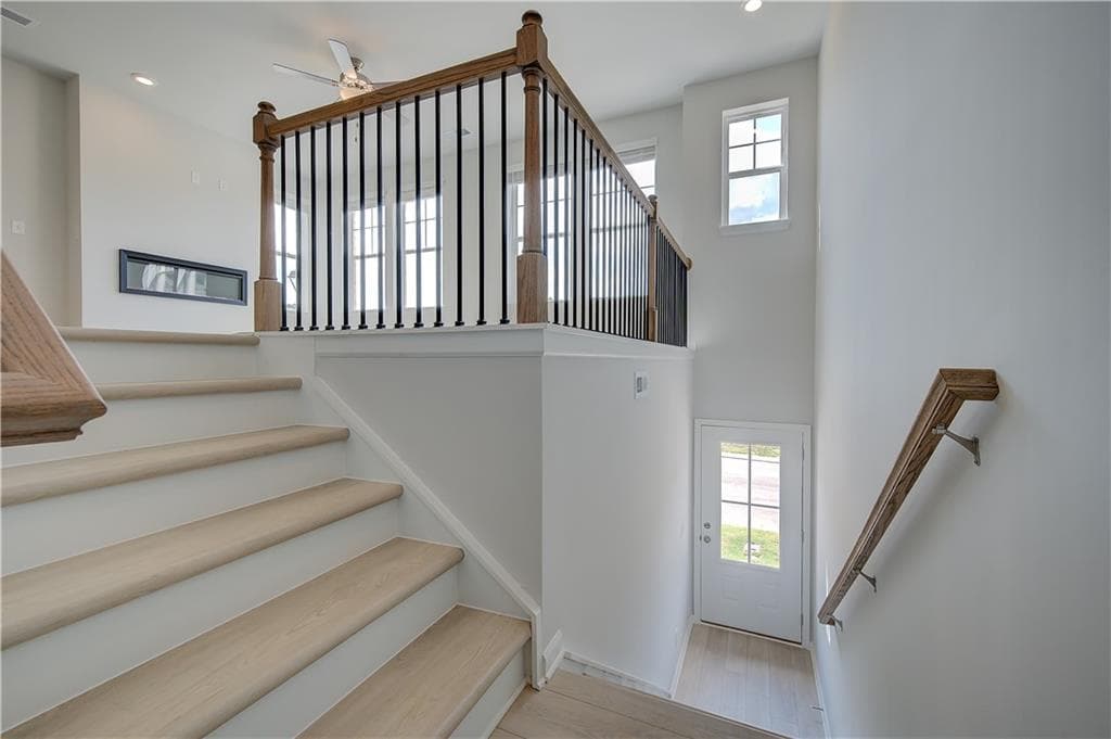 4 bedroom, 4 bathroom, 2,288 sq ft townhouse for sale at 3008 Daybreak Lane, Newnan, GA 30265 — photo 3