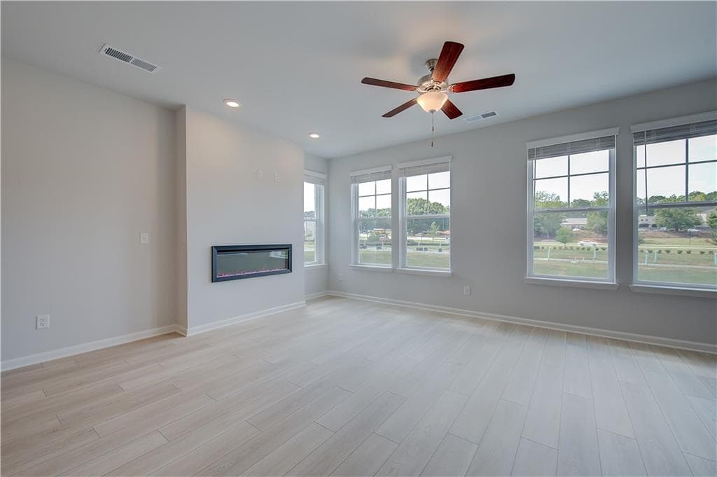4 bedroom, 4 bathroom, 2,288 sq ft townhouse for sale at 3008 Daybreak Lane, Newnan, GA 30265 — photo 7