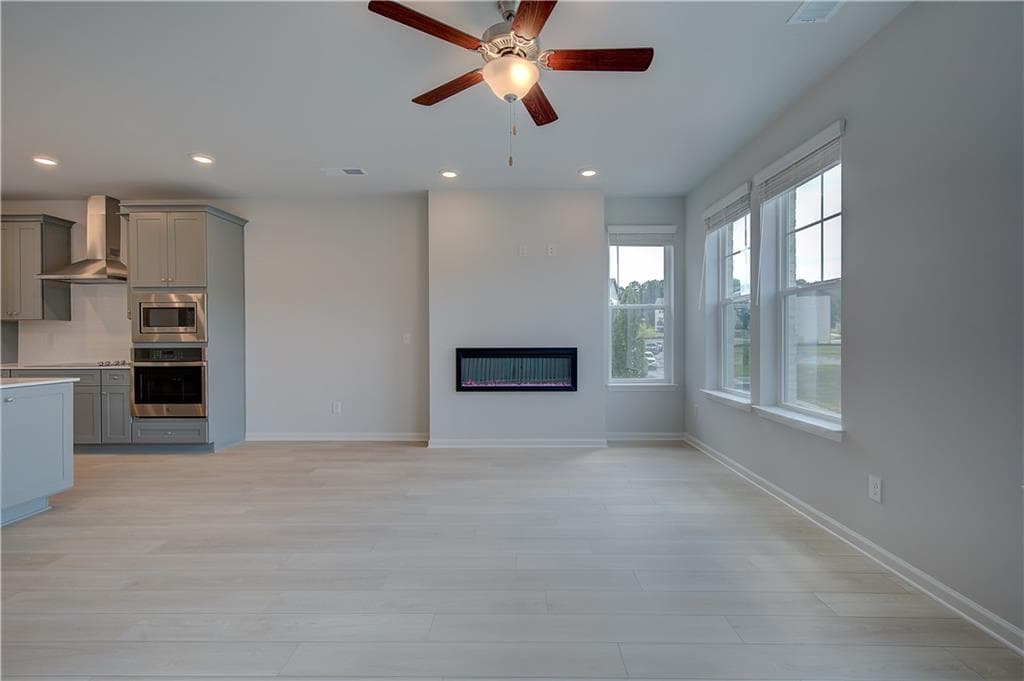 4 bedroom, 4 bathroom, 2,288 sq ft townhouse for sale at 3008 Daybreak Lane, Newnan, GA 30265 — photo 8
