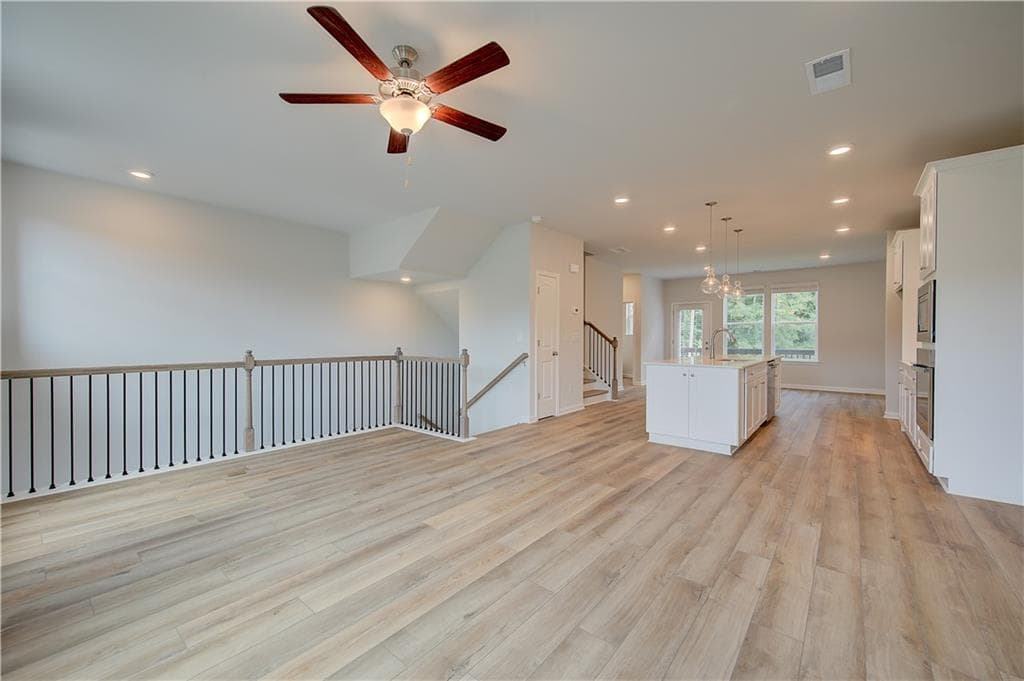 3 bedroom, 4 bathroom, 2,288 sq ft townhouse for sale at 3006 Daybreak Lane, Newnan, GA 30265 — photo 8
