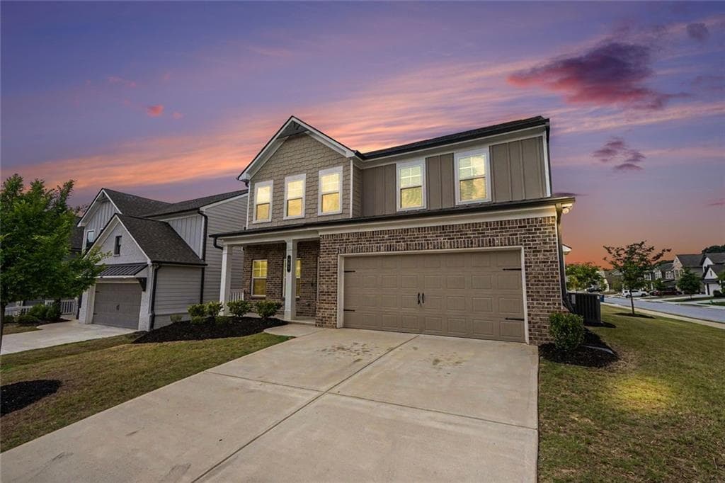 4 bedroom, 3 bathroom, 2,222 sq ft single family residence for sale at 305 Sterling Creek Way, Loganville, GA 30052 — photo 2