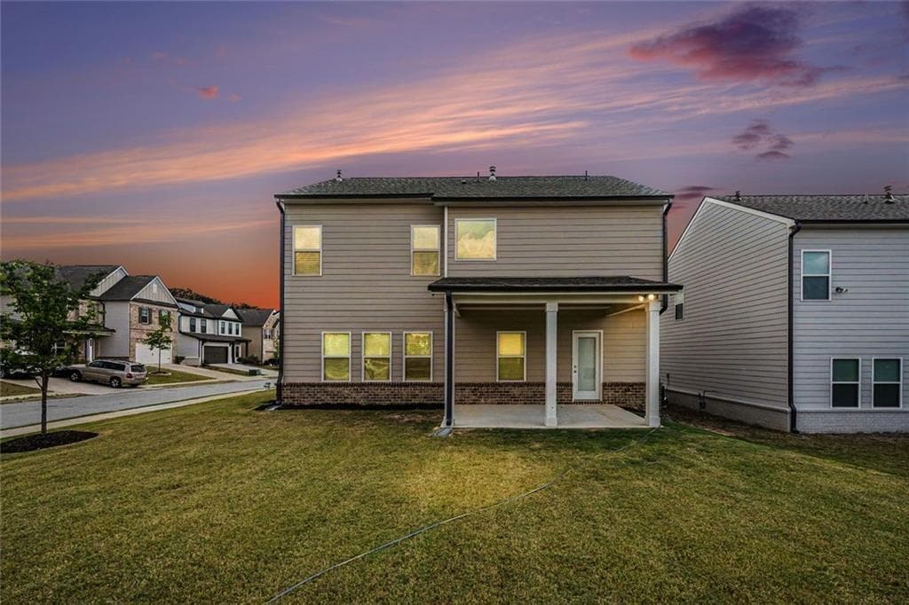 4 bedroom, 3 bathroom, 2,222 sq ft single family residence for sale at 305 Sterling Creek Way, Loganville, GA 30052 — photo 3