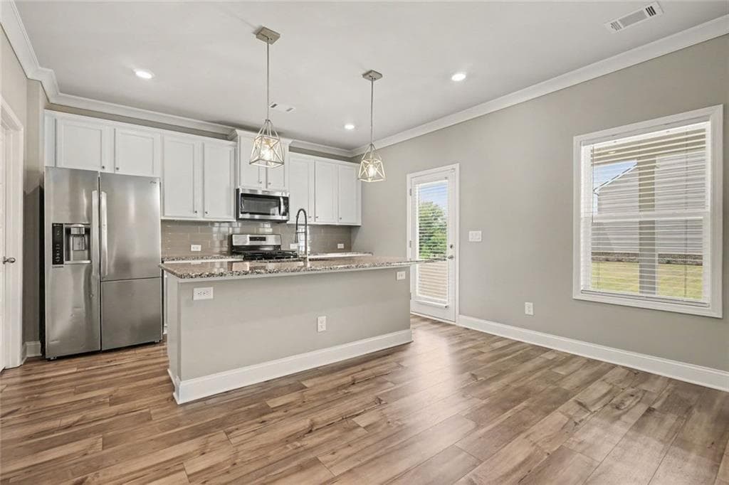 4 bedroom, 3 bathroom, 2,222 sq ft single family residence for sale at 305 Sterling Creek Way, Loganville, GA 30052 — photo 8