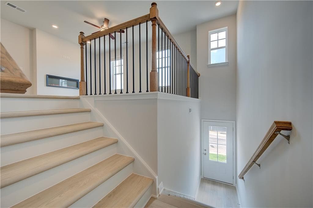 3 bedroom, 4 bathroom, 2,280 sq ft townhouse for sale at 3004 Daybreak Lane, Newnan, GA 30265 — photo 3
