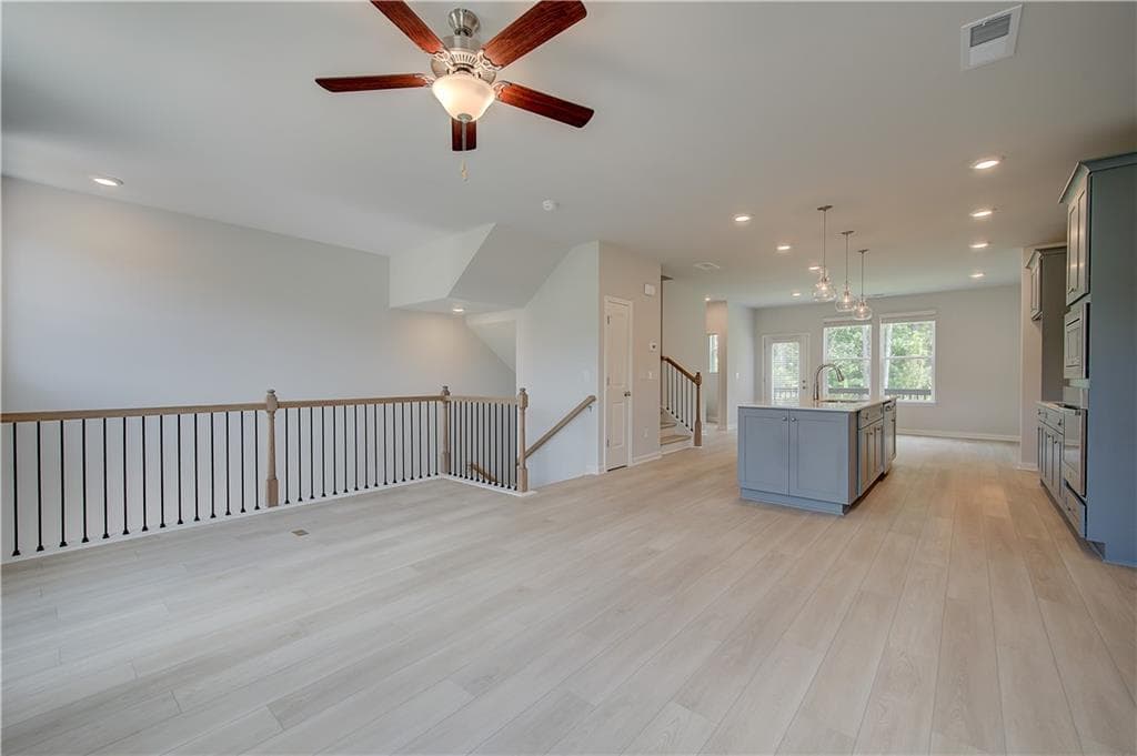 3 bedroom, 4 bathroom, 2,280 sq ft townhouse for sale at 3004 Daybreak Lane, Newnan, GA 30265 — photo 9