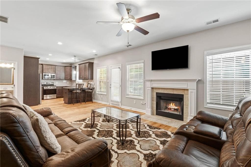 4 bedroom, 3 bathroom, 2,011 sq ft single family residence for sale at 7 Doolittle Court, Newnan, GA 30265 — photo 4