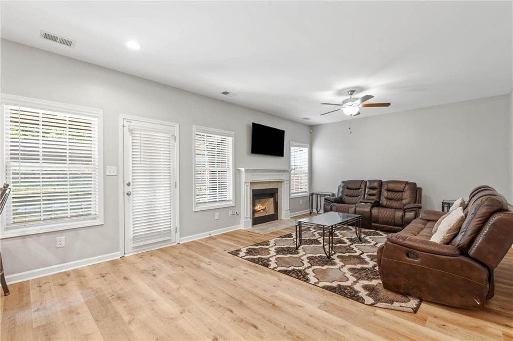 4 bedroom, 3 bathroom, 2,011 sq ft single family residence for sale at 7 Doolittle Court, Newnan, GA 30265 — photo 5