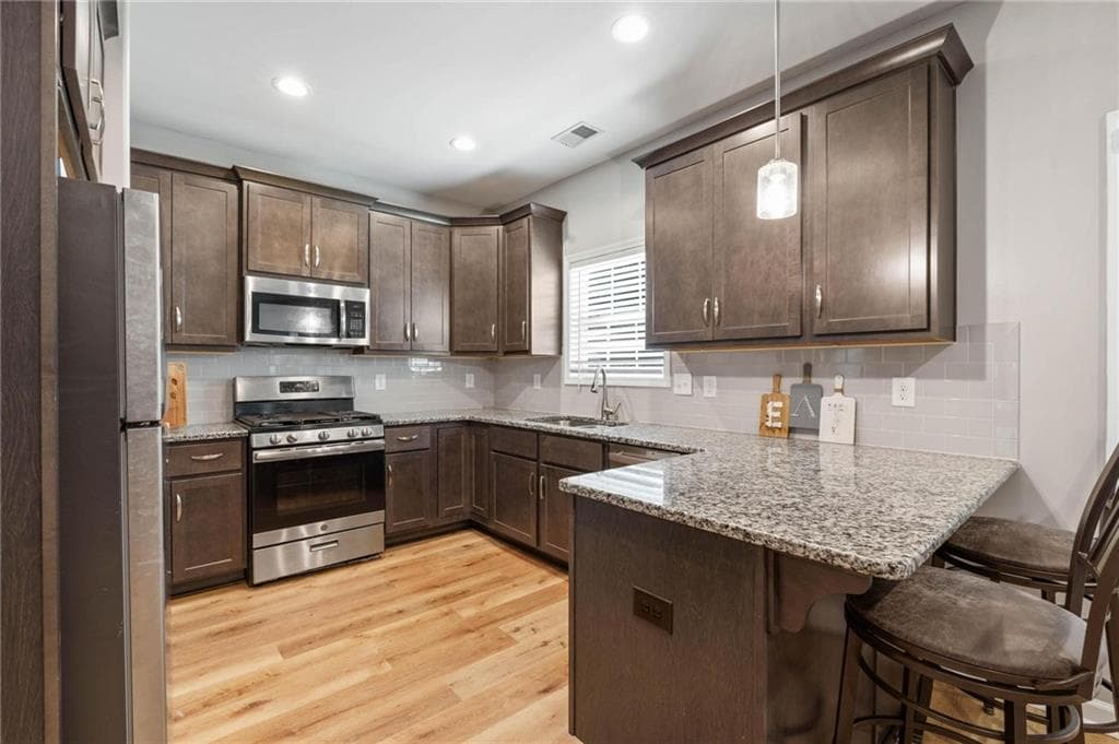 4 bedroom, 3 bathroom, 2,011 sq ft single family residence for sale at 7 Doolittle Court, Newnan, GA 30265 — photo 9
