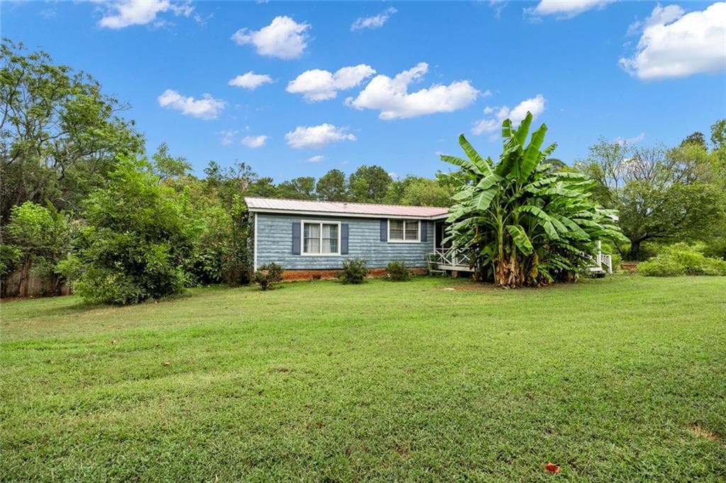 4 bedroom, 3 bathroom, 2,500 sq ft single family residence under contract at 5442 Willow Wind Court, Social Circle, GA 30025 — photo 3