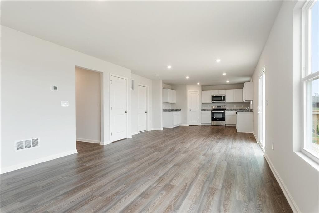 4 bedroom, 3 bathroom, 2,014 sq ft single family residence for sale at 222 TJ's Trail, Hogansville, GA 30230 — photo 8