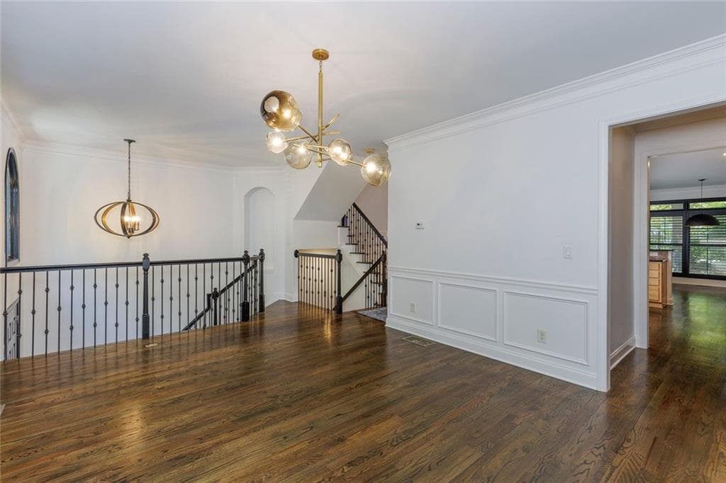 3 bedroom, 4 bathroom, 3,225 sq ft townhouse for sale at 5561 Julian Place, Atlanta, GA 30342 — photo 8
