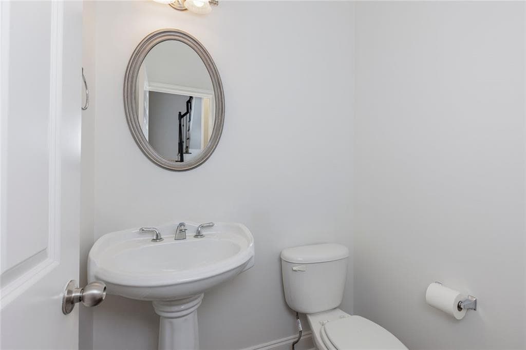 3 bedroom, 4 bathroom, 3,225 sq ft townhouse for sale at 5561 Julian Place, Atlanta, GA 30342 — photo 10