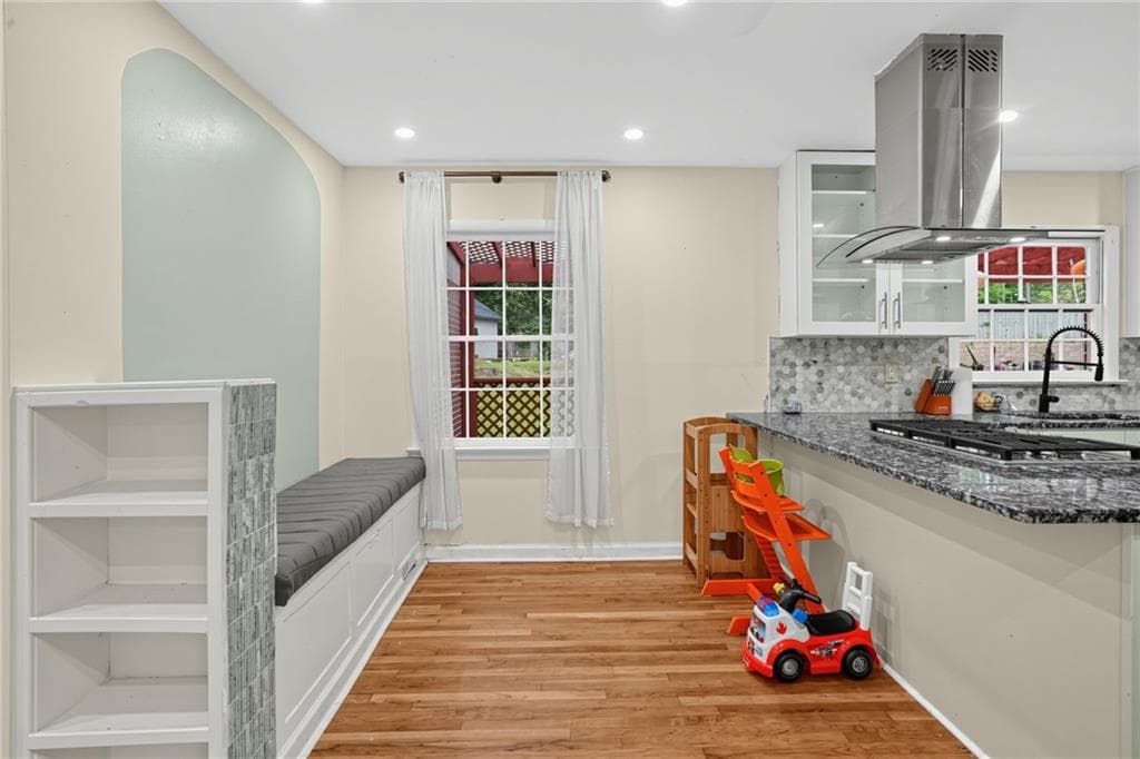 5 bedroom, 3 bathroom, 2,314 sq ft single family residence for sale at 2147 Jones Road, Atlanta, GA 30318 — photo 7