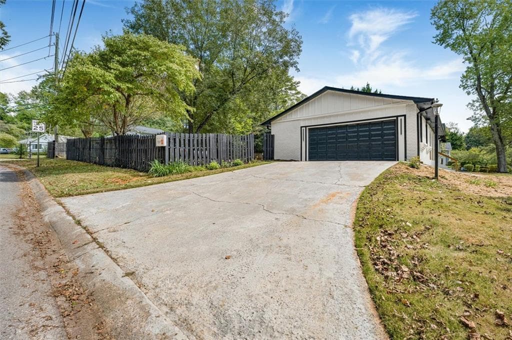 4 bedroom, 3 bathroom, 2,290 sq ft single family residence under contract at 56 Simpson Drive, Kennesaw, GA 30144 — photo 5