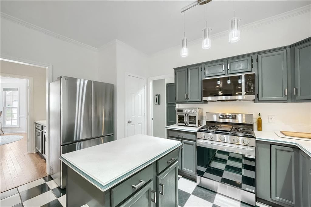 5 bedroom, 3 bathroom, 2,998 sq ft single family residence for sale at 109 Carolinas Way, Fayetteville, GA 30215 — photo 5