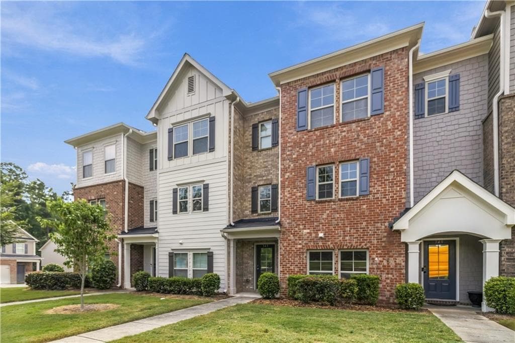 3 bedroom, 4 bathroom, 1,744 sq ft townhouse for sale at 345 Sand Bay Drive 293, South Fulton, GA 30331 — photo 2