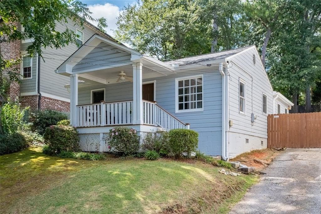 3 bedroom, 2 bathroom, 1,102 sq ft single family residence for sale at 2640 Apple Valley Road, Brookhaven, GA 30319 — photo 3